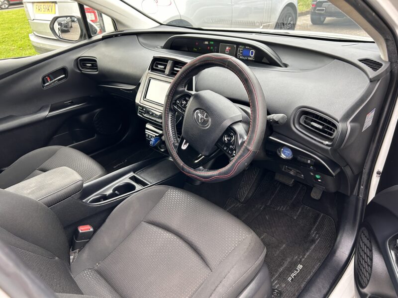 TOYOTA PRIUS 5 seats 2019 with MODELESTA KIT EURO6 automatic