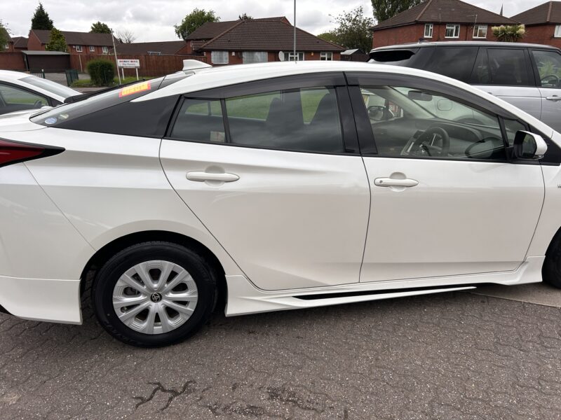 TOYOTA PRIUS 5 seats 2019 with MODELESTA KIT EURO6 automatic