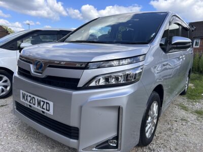 Toyota VOXY 2020 HYBRID ELECTRIC 1800cc same Prius engine ulez free euro 6 7 seats automatic