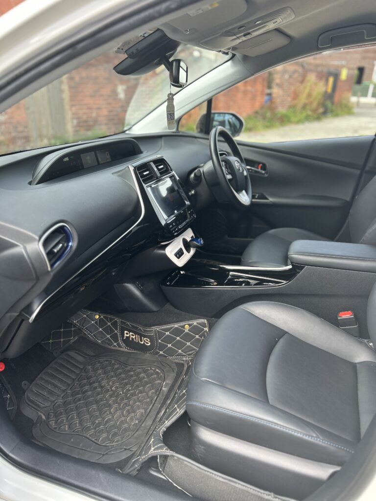 TOYOTA PRIUS HYBRID 2019 white with leather seats 5 seats