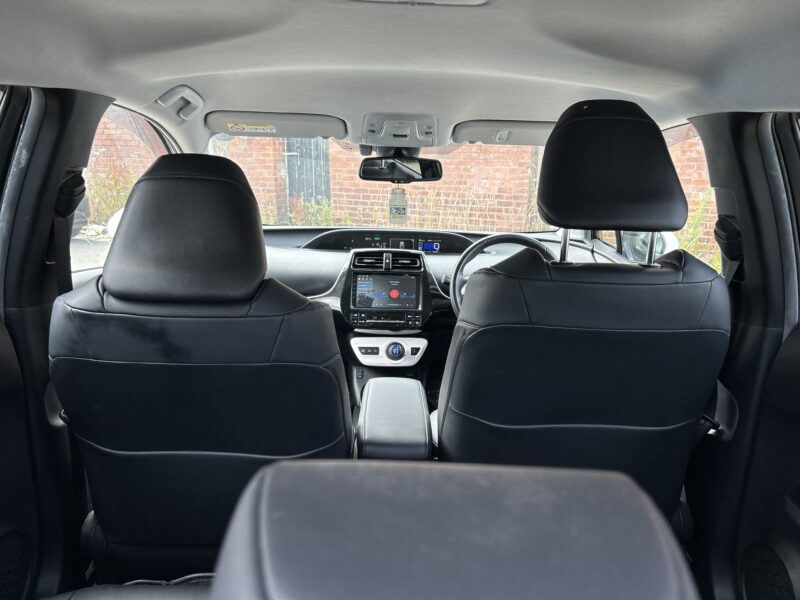 TOYOTA PRIUS HYBRID 2019 white with leather seats 5 seats