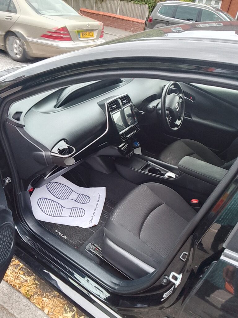 Toyota Prius 5 seats hybrid Euro 6 ULEZ FREE