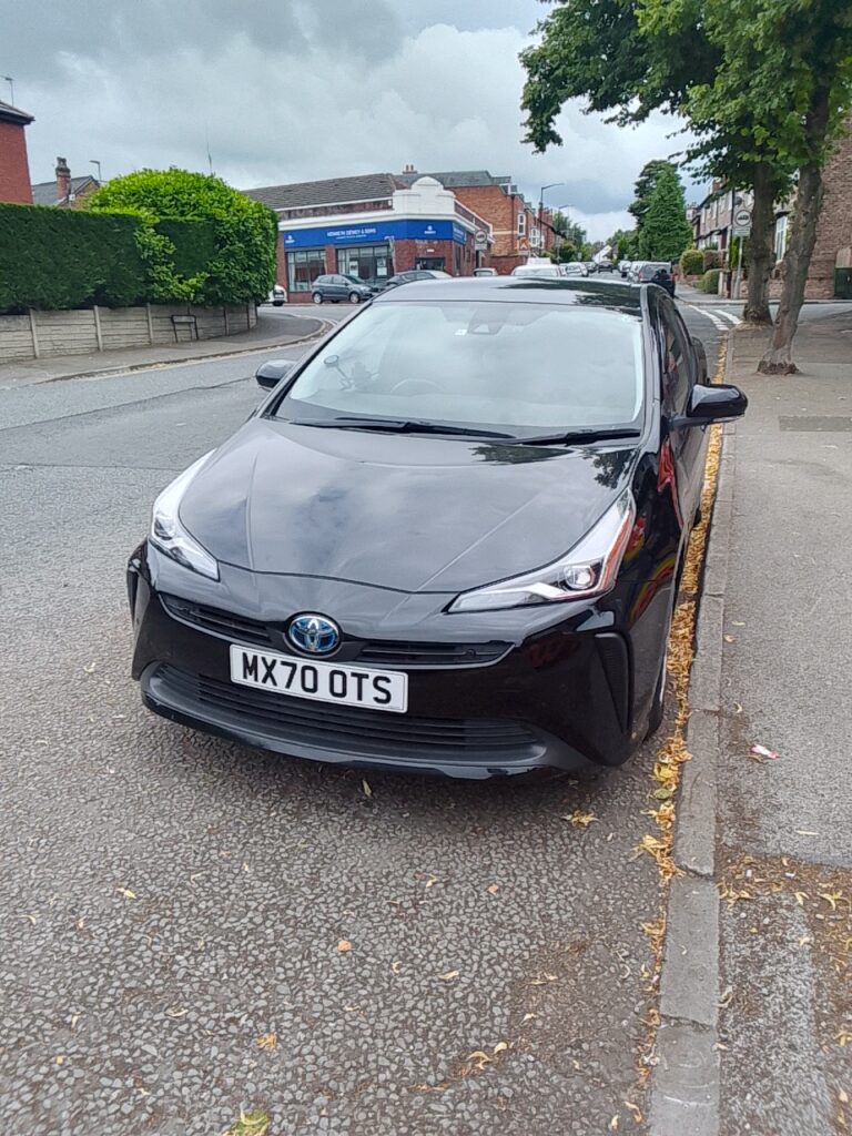 Toyota Prius 5 seats hybrid Euro 6 ULEZ FREE