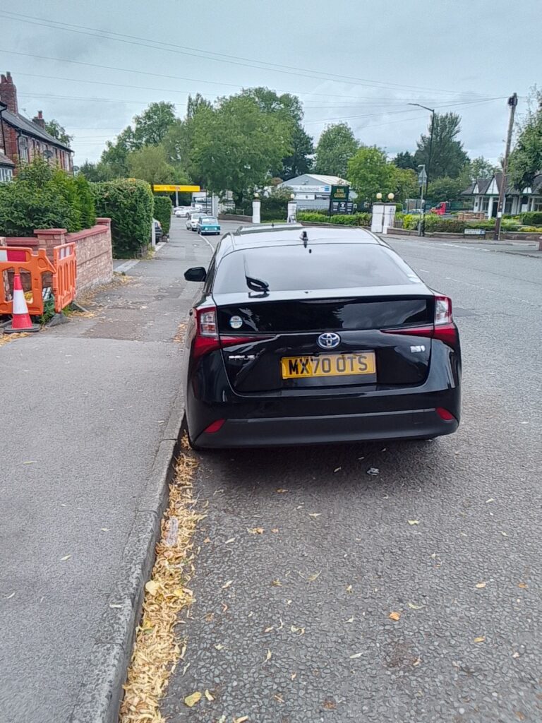 Toyota Prius 5 seats hybrid Euro 6 ULEZ FREE