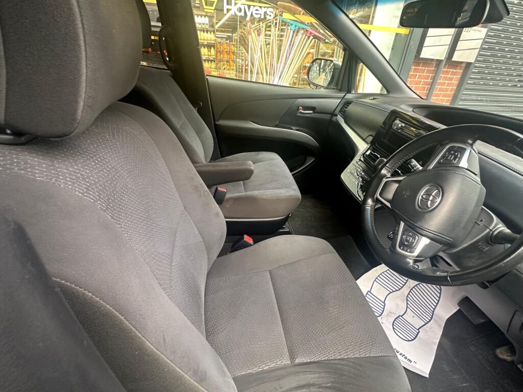 TOYOTA ESTIMA HYBRID 2017 8 seats EURO 6 2wd SILVER