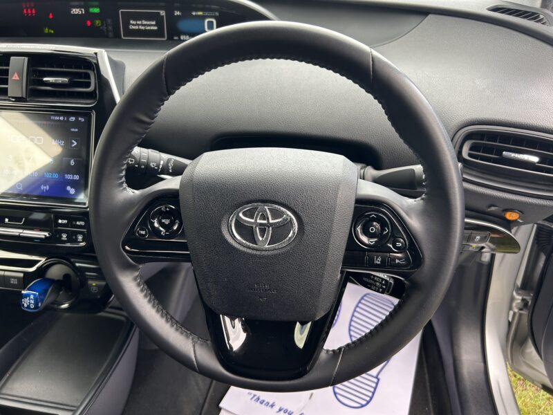 Toyota prius 2021 5 seats hybrid petrol 1.8 euro6