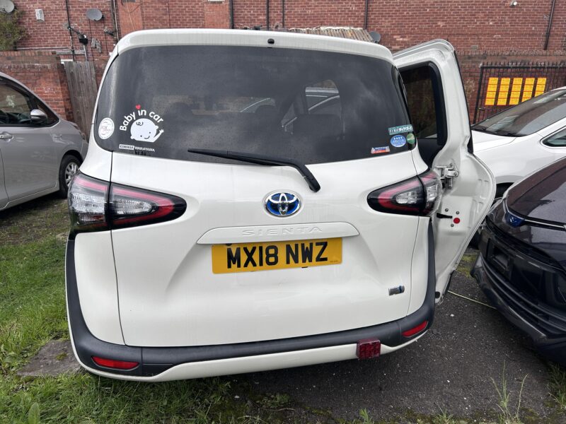 Toyota Sienta Hybrid 2018 white