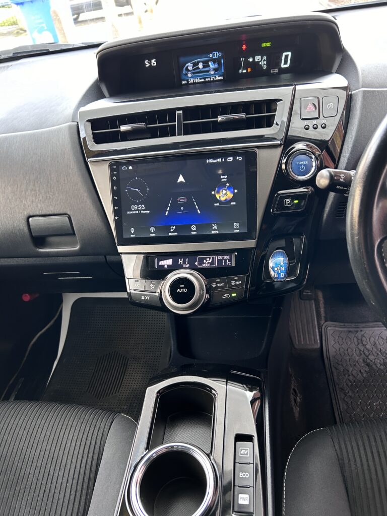 Hybrid Prius Plus 2017 silver ME17 DWF