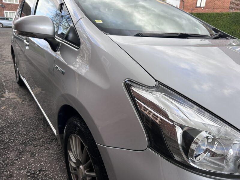 Hybrid Prius Plus 2017 silver ME17 DWF