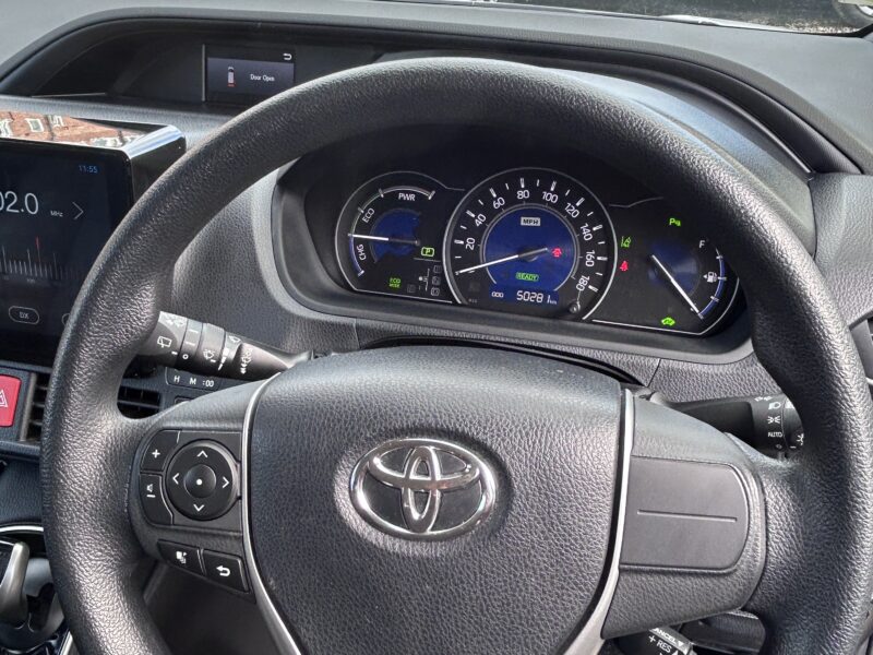 Toyota Voxy 2019 MX19 AKW