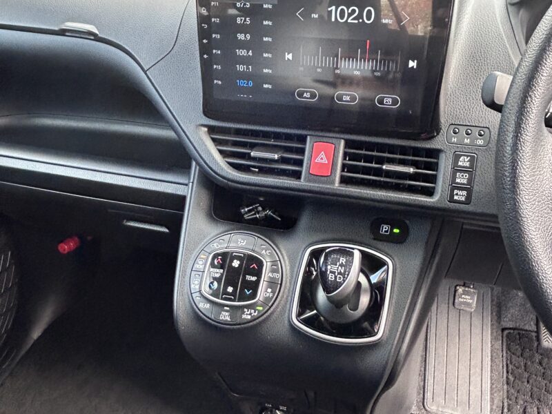 Toyota Voxy 2019 MX19 AKW