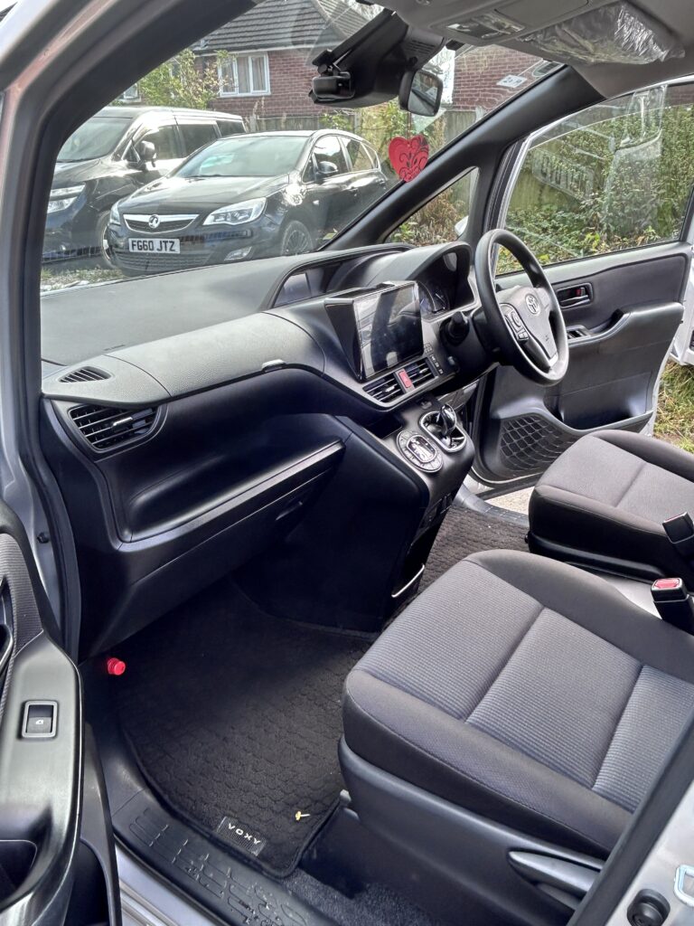 Toyota Voxy 2019 MX19 AKW