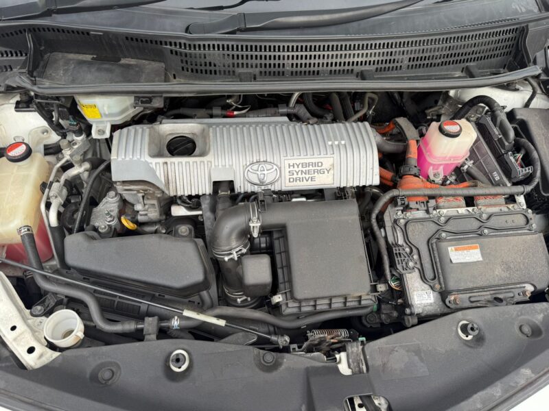 Toyota Prius 2015+ Hybrid Auto | 7 Seats | ULEZ Free