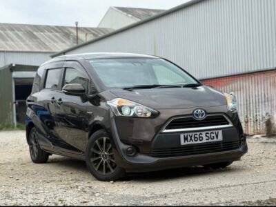 Toyota Sienta Hybrid 2017 – Heated Seats – Manchester