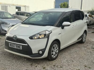 Toyota Sienta Hybrid 7 Seater UBER XL Manchester