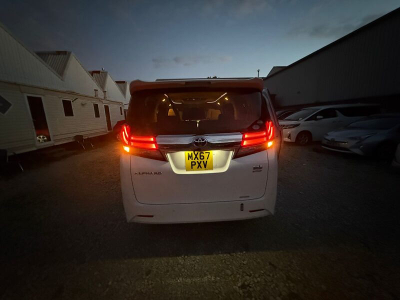 Toyota Alphard 2.5 Hybrid 2017 – ULEZ Free | Luxury 7-Seater MPV in Manchester